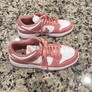 Women’s Nike Dunks White/Elemental Pink size 8